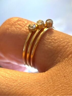 Price is for 1. I have 4 rings available. Gold plated Rings size 6.5